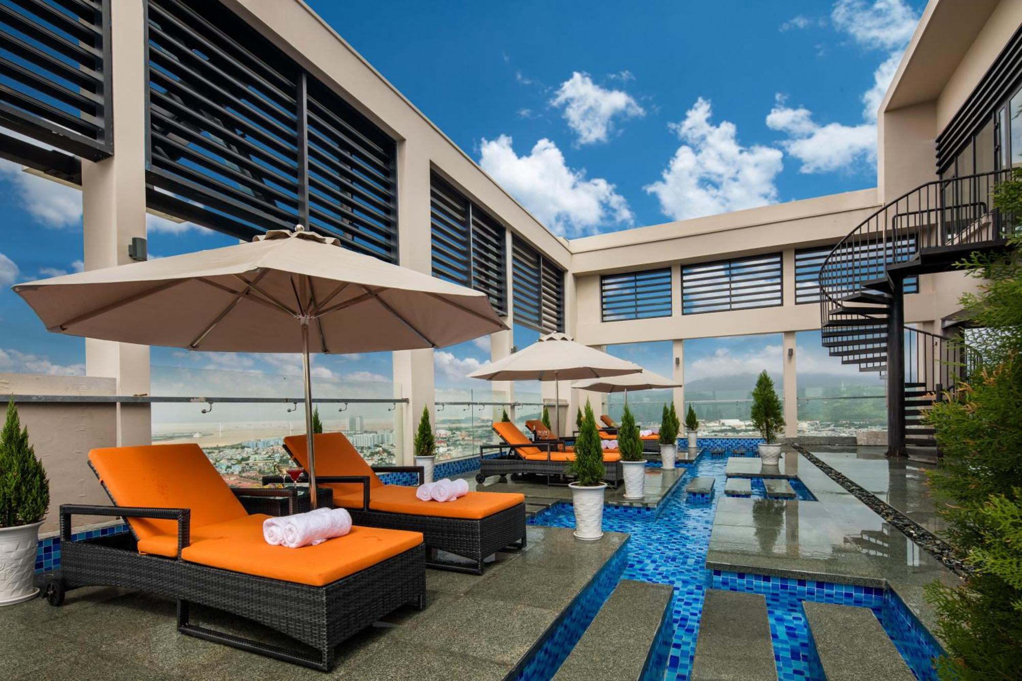 Luxury Beach Condo 5-Star, Rooftop Pool Da Nang Exterior photo